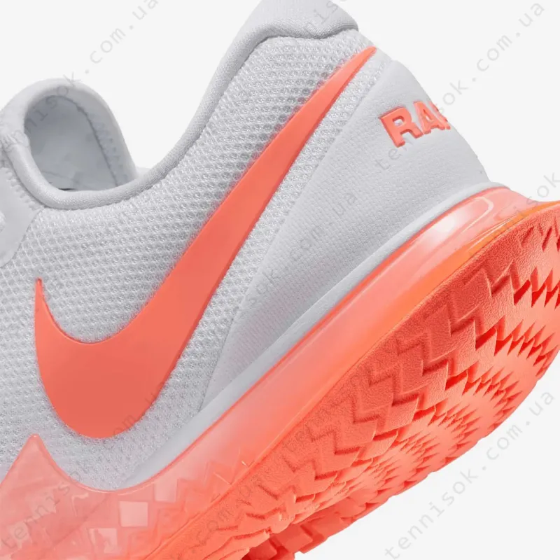 Тенісні кросівки Nike Zoom Vapor Cage 4 Rafa HC DD1579-106