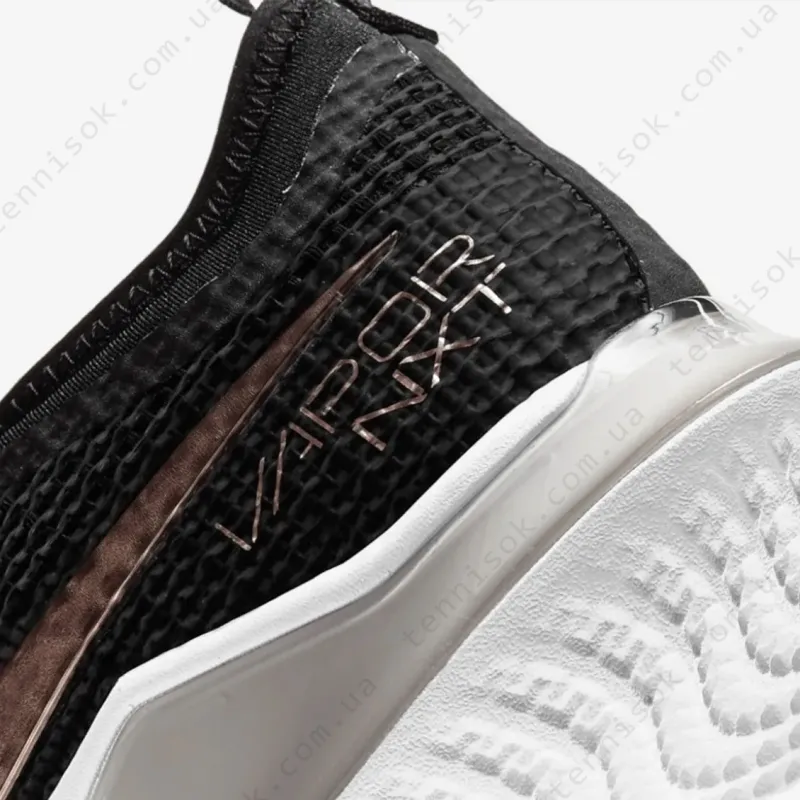 Тенісні кросівки Nike Court React Vapor NXT HC CV0742-002