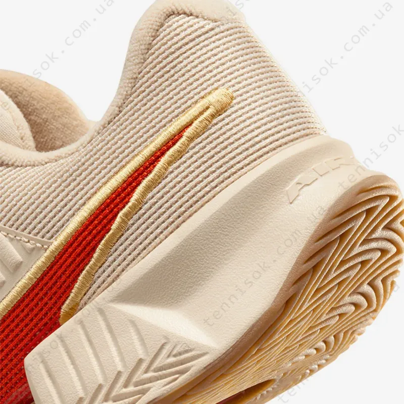 Теннисные кроссовки Nike GP Challenge Pro Premium HC FQ6992-103