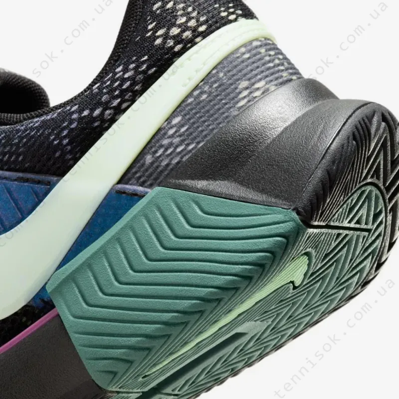 Тенісні кросівки Nike Zoom GP Challenge 1 Osaka HC FJ1810-001