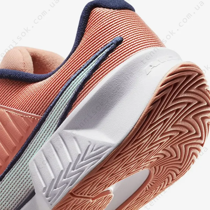 Тенісні кросівки Nike Zoom GP Challenge Pro HC FB3145-800