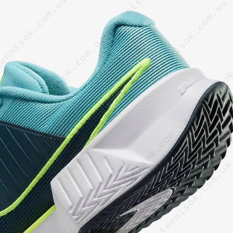 Тенісні кросівки Nike Zoom GP Challenge Pro Clay FJ7767-401