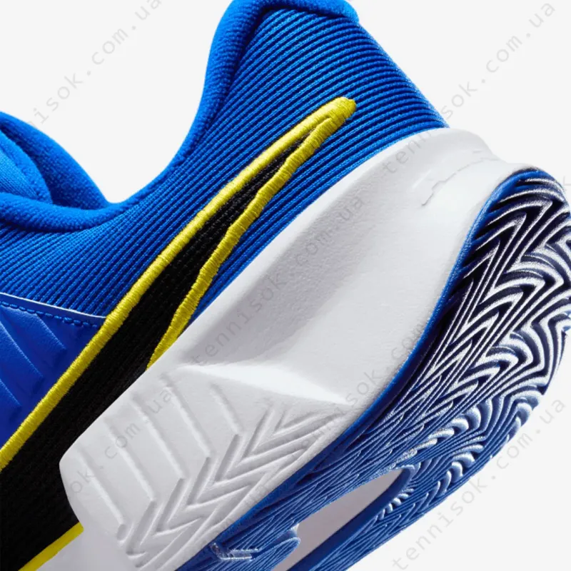 Тенісні кросівки Nike Zoom GP Challenge Pro HC FB3145-402