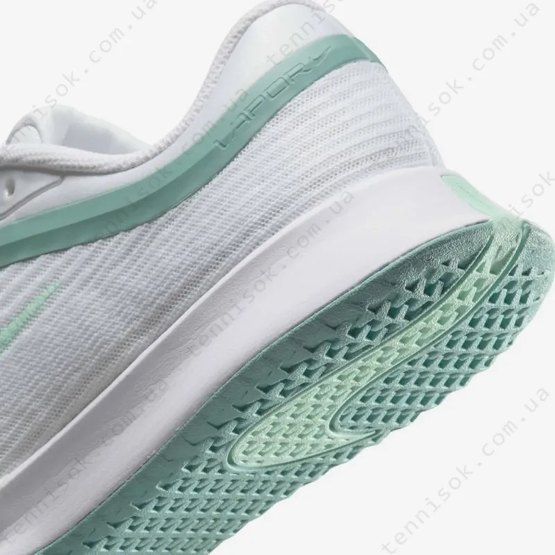 Теннисные кроссовки Nike Zoom Vapor Pro 3 HC FZ2158-106