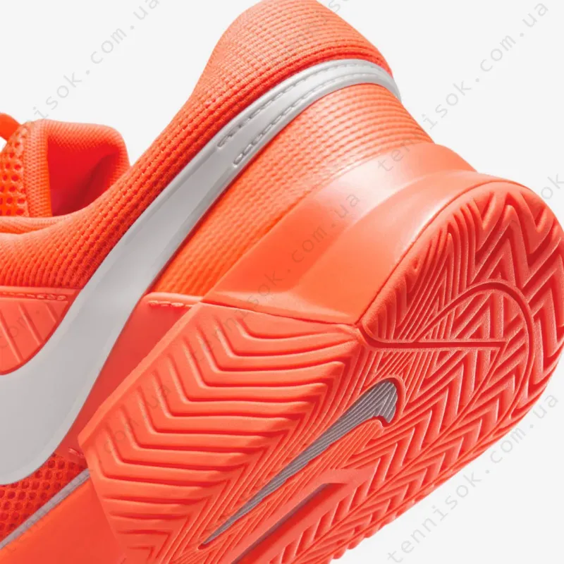 Тенісні кросівки Nike Zoom GP Challenge 1 Premium HC HQ2628-801