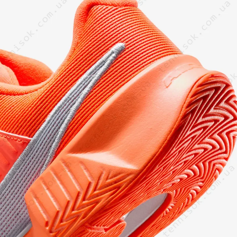 Тенісні кросівки Nike Zoom GP Challenge Pro Premium HC HQ2629-800