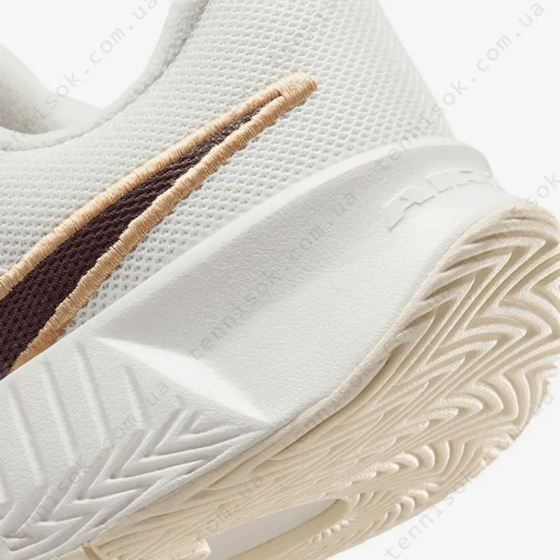Тенісні кросівки Nike Zoom GP Challenge Pro Premium HC IB6560-109