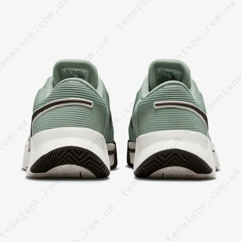 Теннисные кроссовки Nike Zoom GP Challenge 1.5 HC IQ5180-005