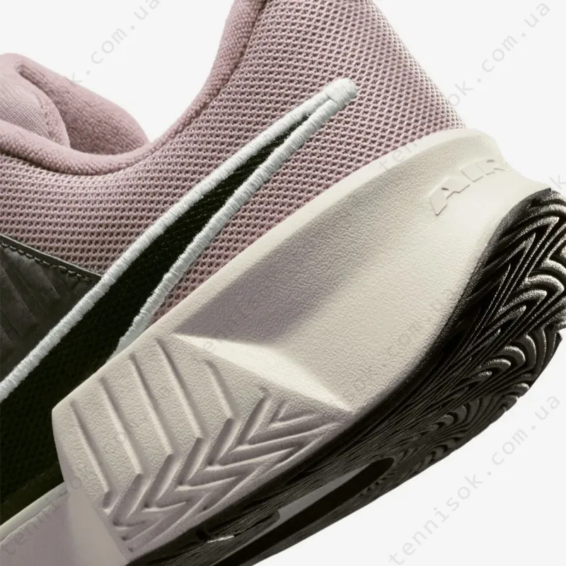 Теннисные кроссовки Nike Zoom GP Challenge Pro Premium HC II7100-200